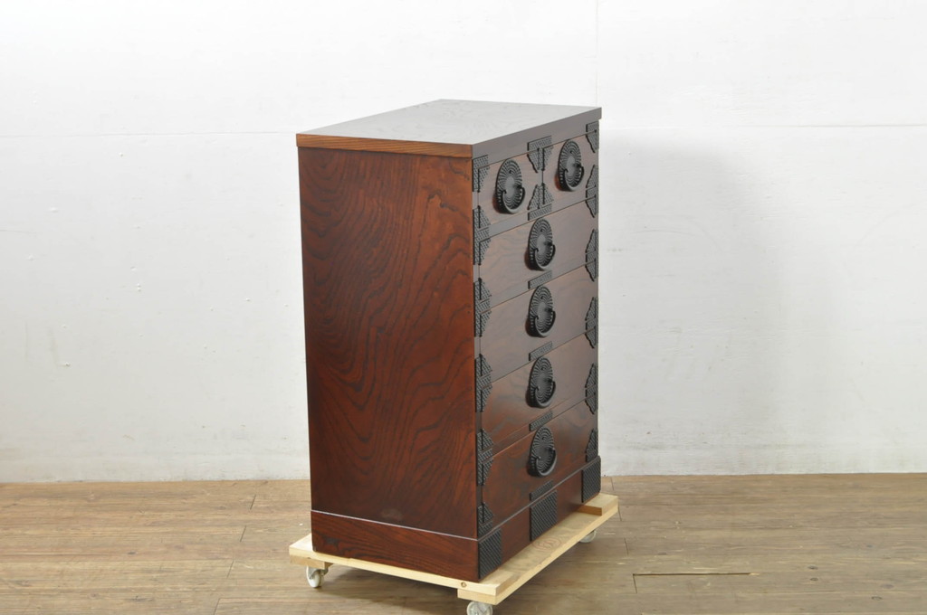 中古　美品　岩谷堂箪笥　黒々としたあられ金具と美しい木目が魅力的な立長衣装箪笥(和たんす、衣装タンス、収納箪笥、整理箪笥、引き出し、サイドチェスト)(R-079945)