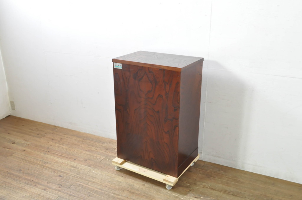 中古　美品　岩谷堂箪笥　黒々としたあられ金具と美しい木目が魅力的な立長衣装箪笥(和たんす、衣装タンス、収納箪笥、整理箪笥、引き出し、サイドチェスト)(R-079945)