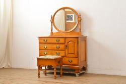 ペイント家具　イギリス製　ペイントと木の色味のコントラストが魅力的なライティングビューロー(簿記机)