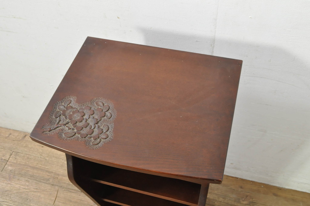 中古　美品　軽井沢彫り　繊細な桜の彫刻が美しいスリッパラック(スリッパ立て)(R-080039)