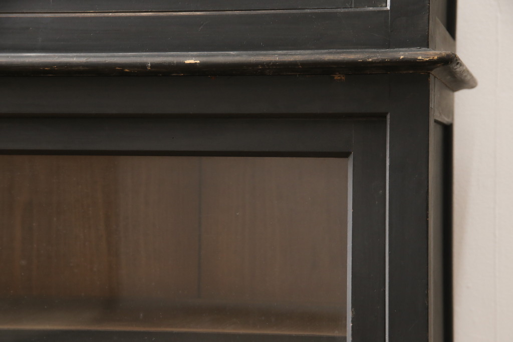 アンティーク家具　大正ロマン香る黒塗りの重ねキャビネット(本箱、ブックケース、収納棚、飾り棚、戸棚、店舗什器)(R-036990)