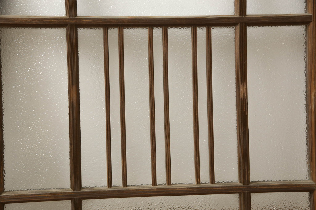 和製アンティーク 木枠のデザインが昭和な雰囲気を醸し出すガラス窓2枚 