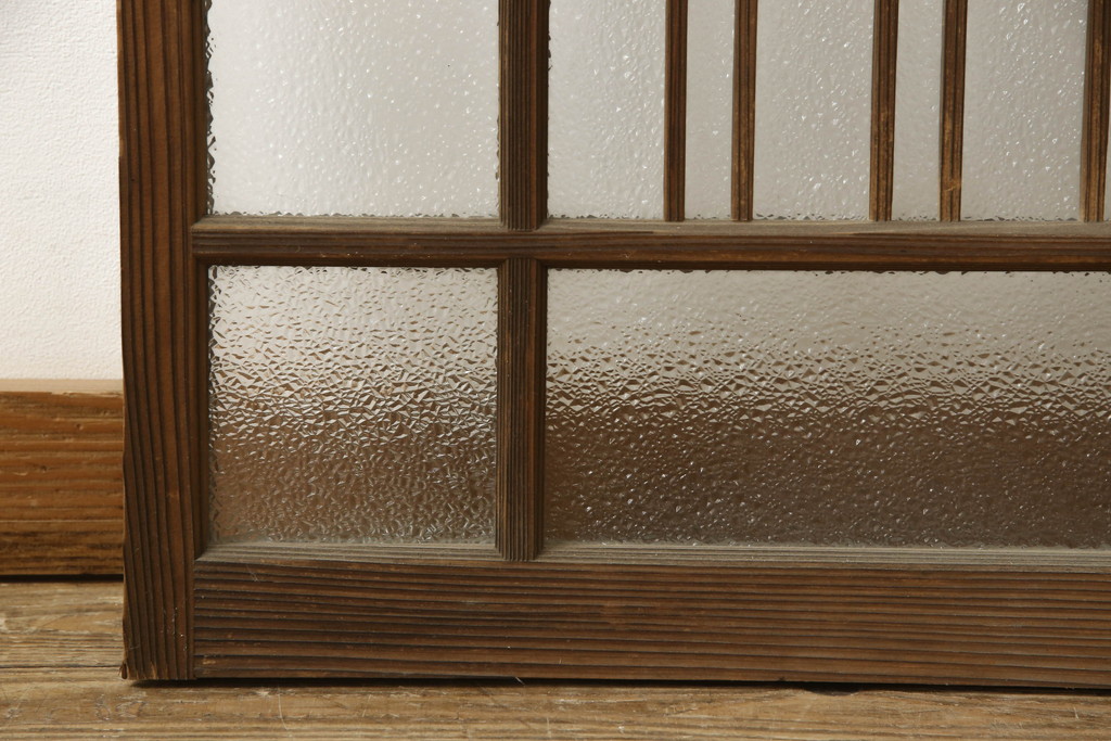 最大70%OFFクーポン タJ0654 ×2枚 アンティーク 味わいのある古い木枠引き戸 建具 ガラス戸 窓 サッシ カフェ 建材 レトロK下 