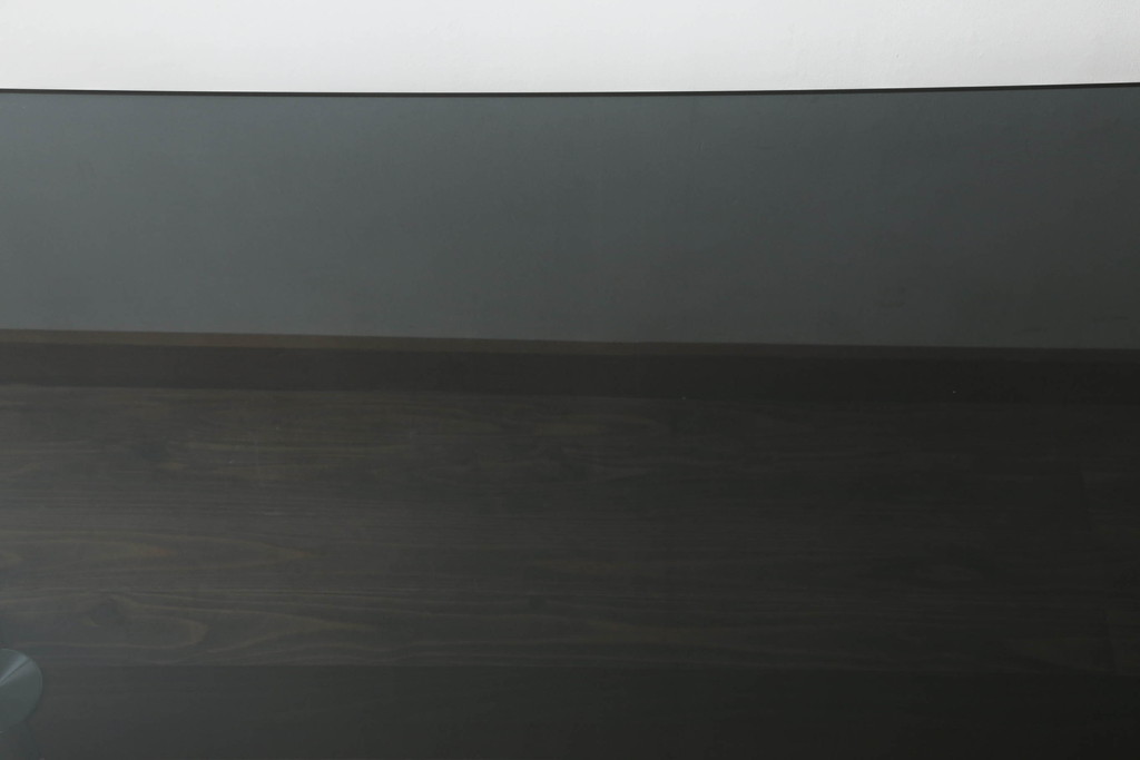 中古　Calligaris(カリガリス)　TOKYO(トーキョー)　X型にデザインされた脚が目を引くガラストップダイニングテーブル(食卓、4人掛け、6人掛け)(定価約20万円)(R-069844)