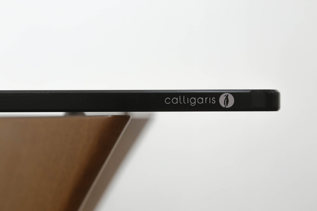 中古　Calligaris(カリガリス)　TOKYO(トーキョー)　X型にデザインされた脚が目を引くガラストップダイニングテーブル(食卓、4人掛け、6人掛け)(定価約20万円)(R-069844)