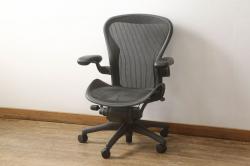 中古　Hermanmiller(ハーマンミラー社)　Bサイズ　座り心地を追求したアーロンチェア(オフィスチェア、アームチェア、ワークチェア)(R-058593)