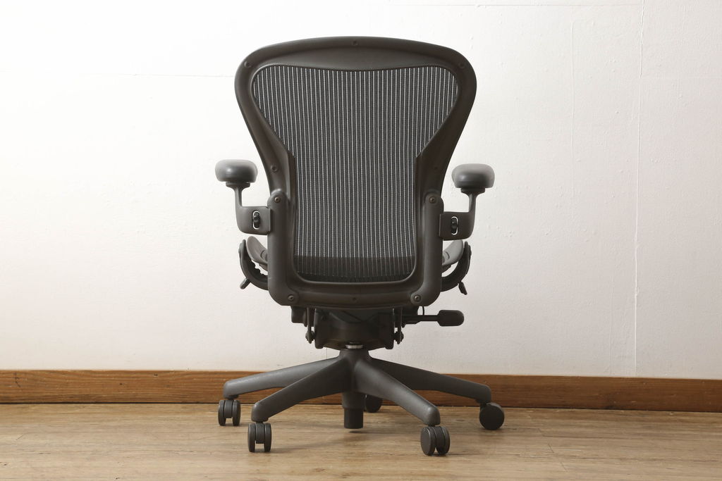 中古　Hermanmiller(ハーマンミラー社)　Bサイズ　座り心地を追求したアーロンチェア(オフィスチェア、アームチェア、ワークチェア)(R-058593)
