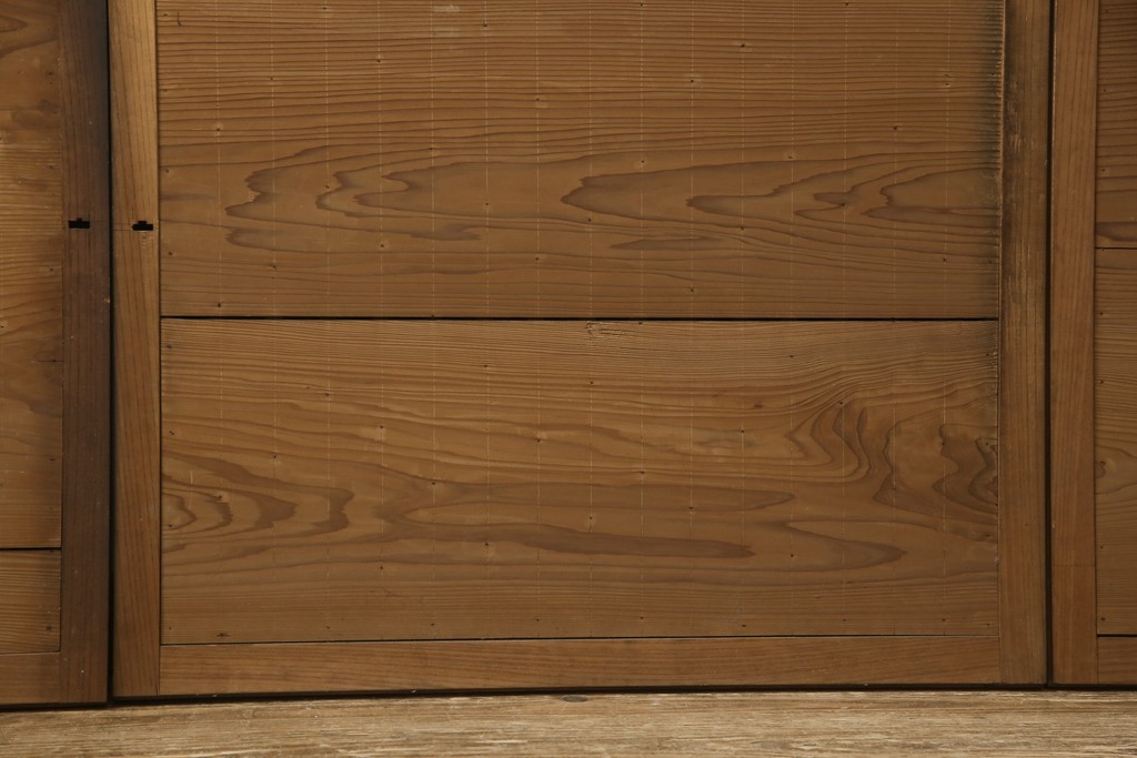 和製アンティーク　上手物　和モダンな空間に合わせやすい枠欅(ケヤキ)・板杉材の縦桟格子窓4枚セット(引き戸、板戸、建具)(R-060005)