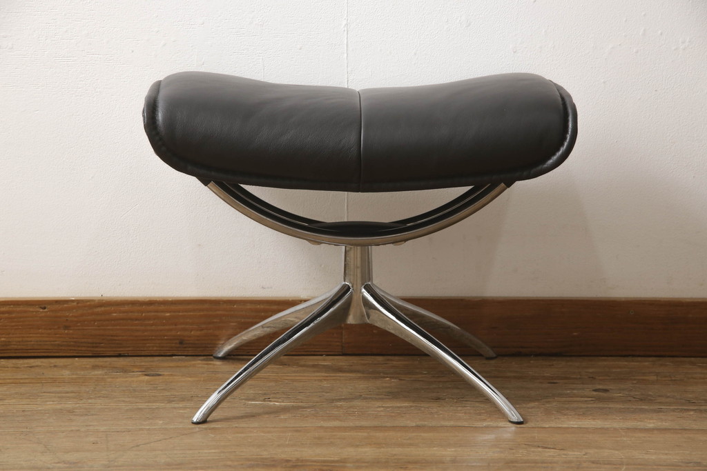 中古　美品　ノルウェー製　EKORNES(エコーネス)　City(シティ)　Mサイズ　オットマン付き!!スタイリッシュなデザインが魅力のストレスレスチェア(スターベース、1人掛けソファ、1Pソファ、アームチェア、リクライニングチェア、フットスツール、北欧、本革、レザーチェア)(定価約30万円)(R-066317)