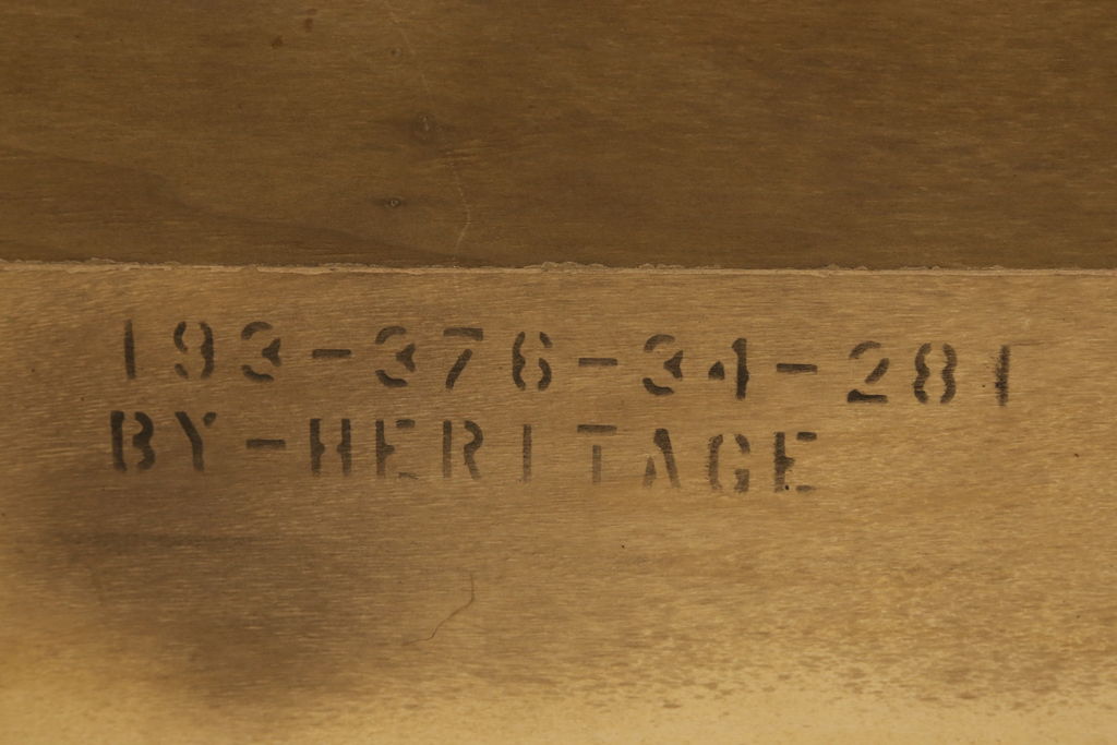 中古　DREXEL HERITAGE(ドレクセルヘリテイジ)　Cameo Classics(キャメオクラシックス)　独特なフォルムが存在感を放つドラムテーブル(定価約26万円)(サイドテーブル)(R-047873)
