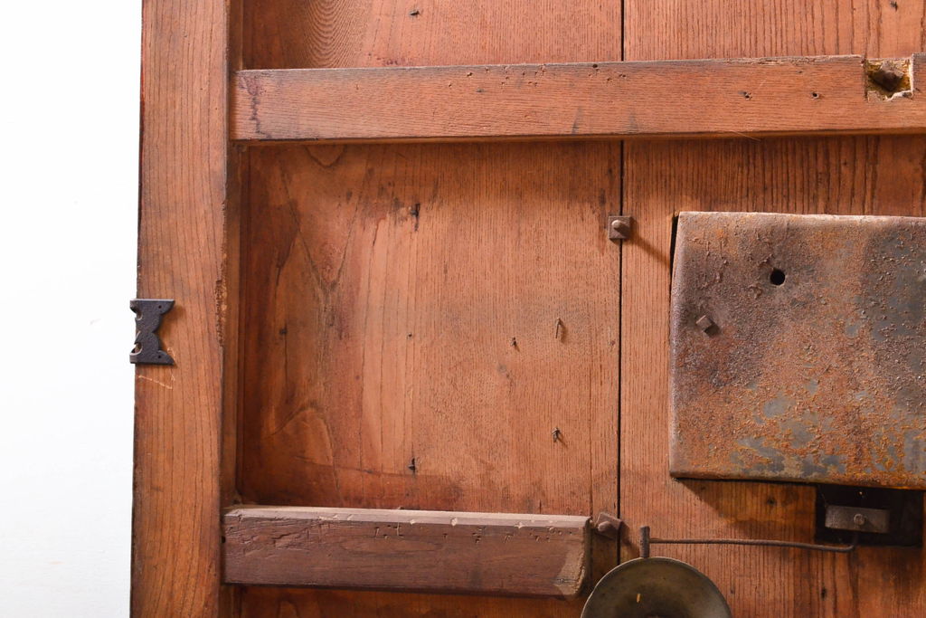 アンティーク建具　金具の意匠が立派な格子蔵戸1枚(玄関戸、引き戸、板戸)(R-060409)