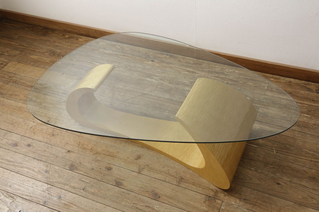 中古　超美品　松創　ウィーンNo.2　モダンなデザインが目を引くセンターテーブル(定価約63万円)(ローテーブル、ガラステーブル、リビングテーブル)(R-057874)