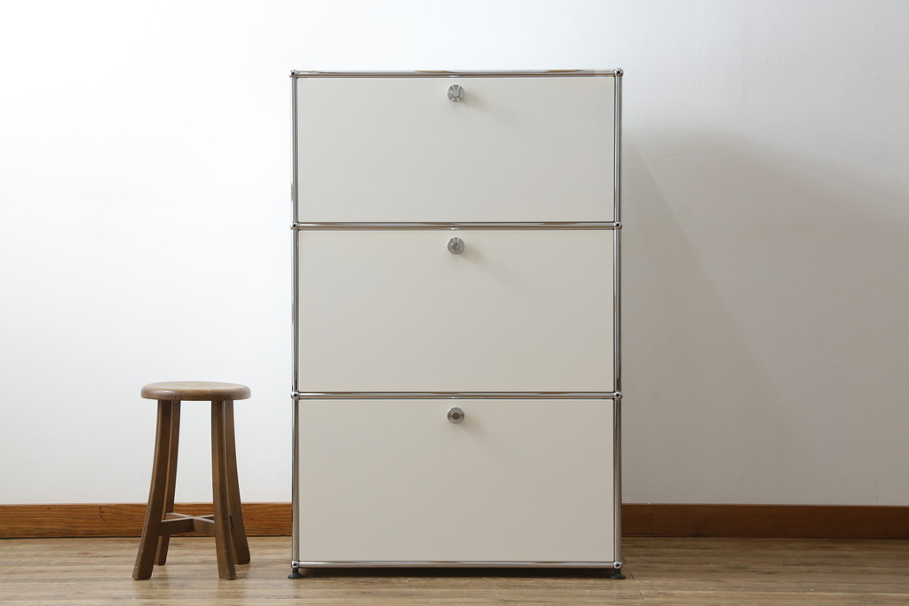 中古　USMハラー(USM Haller)　美しくシンプルなデザインが目を引くキャビネット(サイドチェスト、引き出し、店舗什器)(定価約28万円)(R-078481)