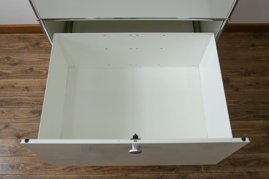 中古　USMハラー(USM Haller)　美しくシンプルなデザインが目を引くキャビネット(サイドチェスト、引き出し、店舗什器)(定価約28万円)(R-078481)