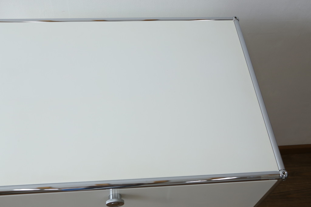 中古　USMハラー(USM Haller)　美しくシンプルなデザインが目を引くキャビネット(サイドチェスト、引き出し、店舗什器)(定価約28万円)(R-078481)