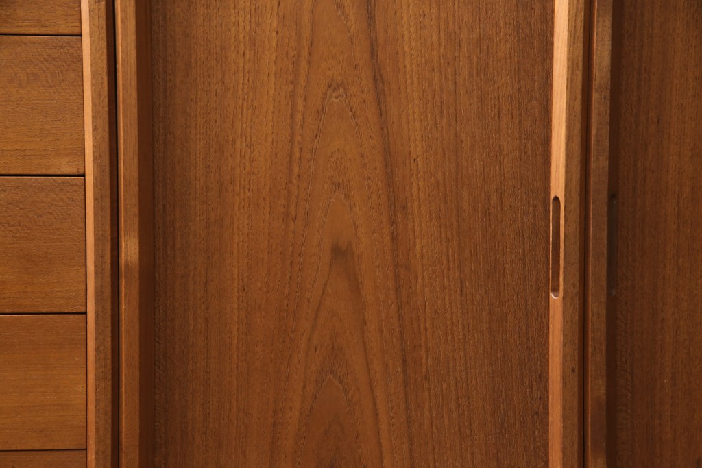 和製ビンテージ　チーク材　日田工芸　引き出しや扉のデザインがお洒落なサイドボード(キャビネット、収納棚、戸棚、ヴィンテージ)(R-053438)