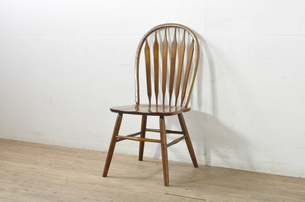 中古　美品　ブランド家具　希少な廃番品　カントリースタイル　レッドオーク　Shin-Lee(シンリー) 　滑らかな木肌とシックな佇まいが魅力のボーバックチェア(板座チェア、椅子、イス、ダイニングチェア、ウィンザーチェア)(R-080045)