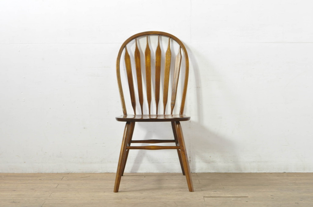 中古　美品　ブランド家具　希少な廃番品　カントリースタイル　レッドオーク　Shin-Lee(シンリー) 　滑らかな木肌とシックな佇まいが魅力のボーバックチェア(板座チェア、椅子、イス、ダイニングチェア、ウィンザーチェア)(R-080045)