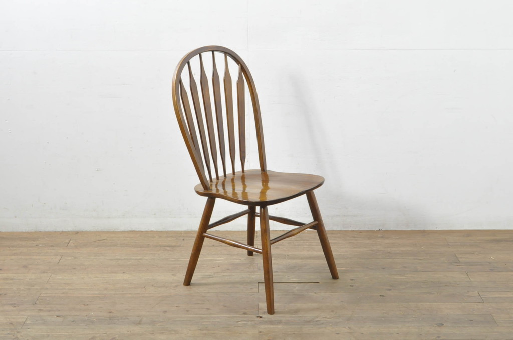 中古　美品　ブランド家具　希少な廃番品　カントリースタイル　レッドオーク　Shin-Lee(シンリー) 　滑らかな木肌とシックな佇まいが魅力のボーバックチェア(板座チェア、椅子、イス、ダイニングチェア、ウィンザーチェア)(R-080045)