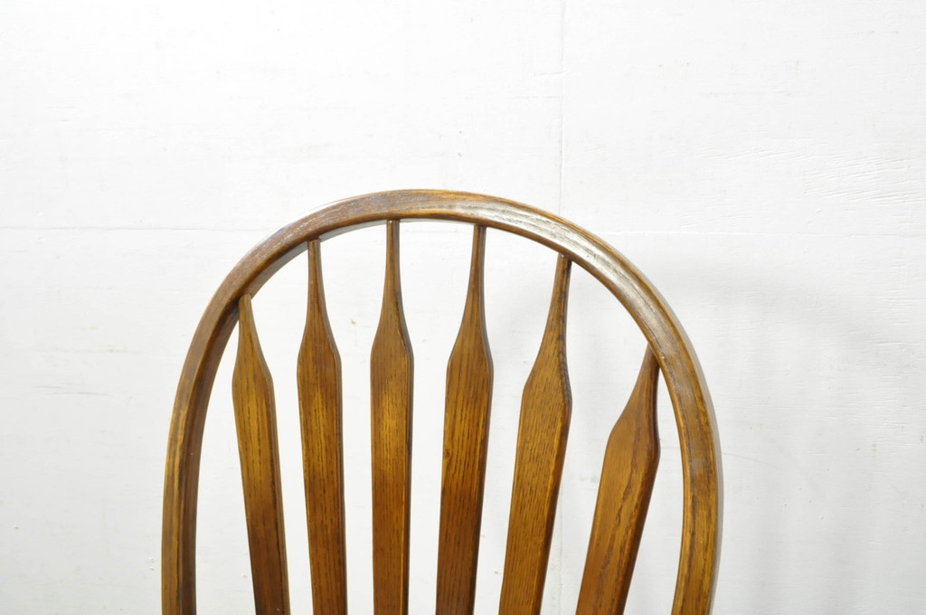 中古　美品　ブランド家具　希少な廃番品　カントリースタイル　レッドオーク　Shin-Lee(シンリー) 　滑らかな木肌とシックな佇まいが魅力のボーバックチェア(板座チェア、椅子、イス、ダイニングチェア、ウィンザーチェア)(R-080045)