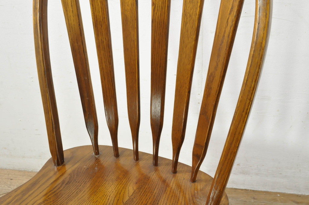 中古　美品　ブランド家具　希少な廃番品　カントリースタイル　レッドオーク　Shin-Lee(シンリー) 　滑らかな木肌とシックな佇まいが魅力のボーバックチェア(板座チェア、椅子、イス、ダイニングチェア、ウィンザーチェア)(R-080045)