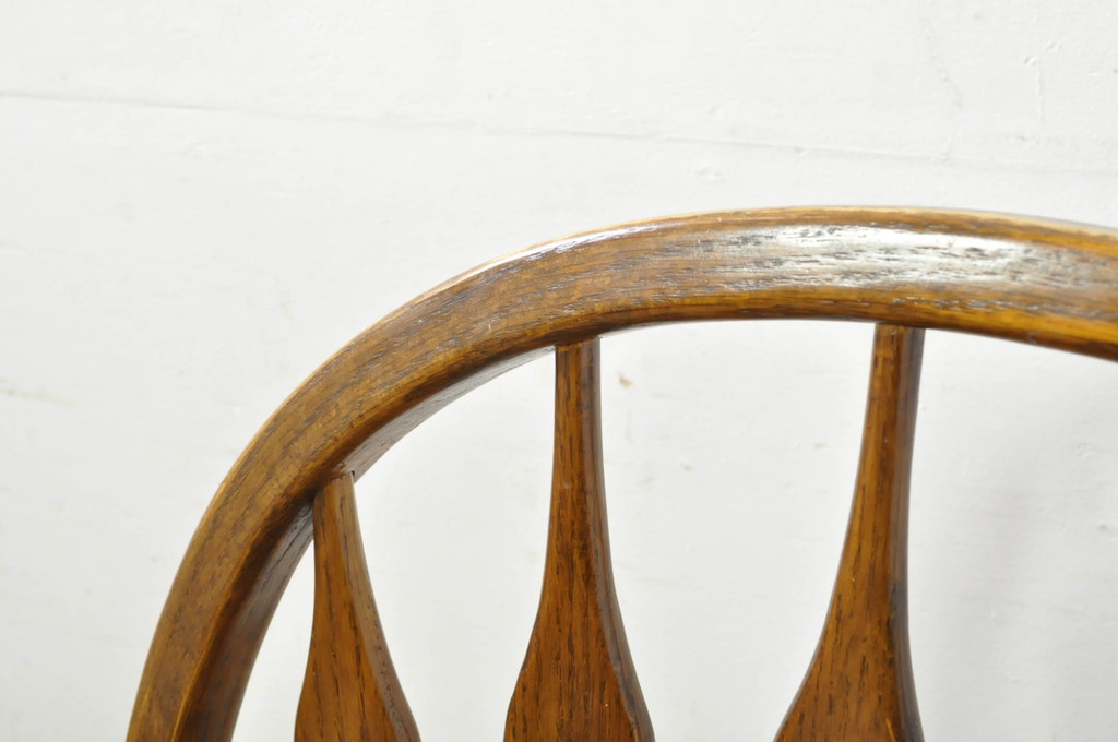 中古　美品　ブランド家具　希少な廃番品　カントリースタイル　レッドオーク　Shin-Lee(シンリー) 　滑らかな木肌とシックな佇まいが魅力のボーバックチェア(板座チェア、椅子、イス、ダイニングチェア、ウィンザーチェア)(R-080045)