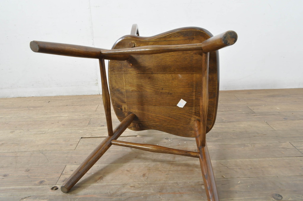 中古　美品　ブランド家具　希少な廃番品　カントリースタイル　レッドオーク　Shin-Lee(シンリー) 　滑らかな木肌とシックな佇まいが魅力のボーバックチェア(板座チェア、椅子、イス、ダイニングチェア、ウィンザーチェア)(R-080045)