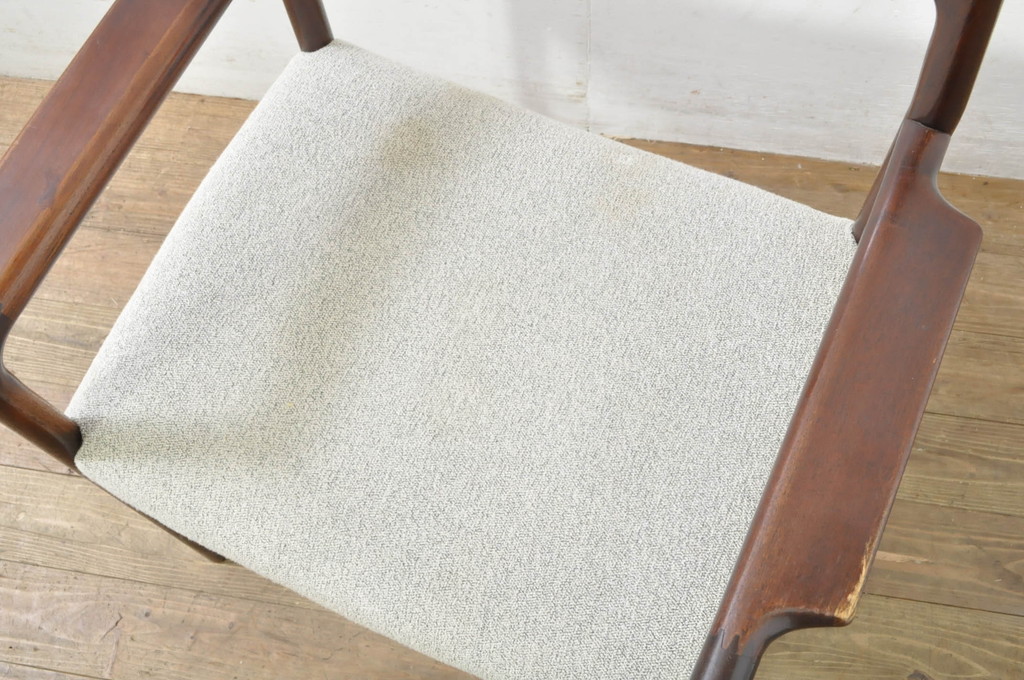 和製ビンテージ　希少な廃番品!!　CONDE HOUSE(カンディハウス)　ゴルファーシリーズ　北欧風のおしゃれなデザインが素敵なアームチェア(ダイニングチェア、イス、椅子、ヴィンテージ)(R-080063)