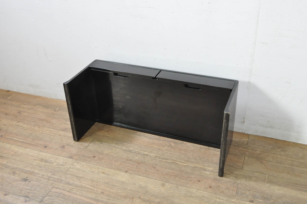 中古　美品!!　輪島塗り　和モダンテイストのお部屋づくりに取り入れたい文机(机、ローテーブル、センターテーブル)(定価約50万円)(R-080050)