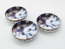 戦前　深川製磁　オールド深川　有田焼　染付　色絵　金彩　鯉　約10cm　3.3寸　艶やかな色付が美しい小皿3枚セット(魚、紅葉、桐、藤の花、桜、豆皿、和皿、和食器、三寸三分)(R-080078)