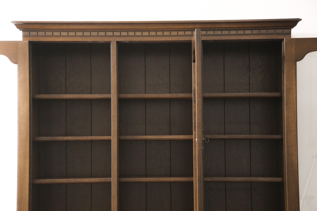中古　美品　横浜クラシック家具　ノックオンウッド(knockonwood) 収納力たっぷりなカップボード(定価約86万円)(食器棚、キャビネット)(R-056422)