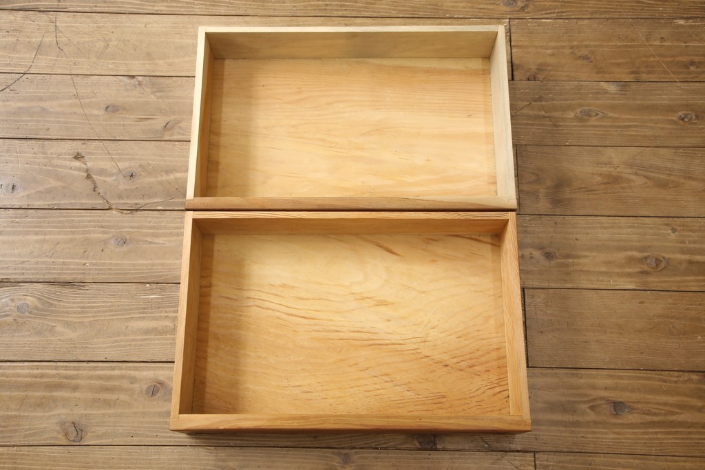 中古 美品 肥松 くっきりと際立った木目が美しい和風飾り棚(茶棚