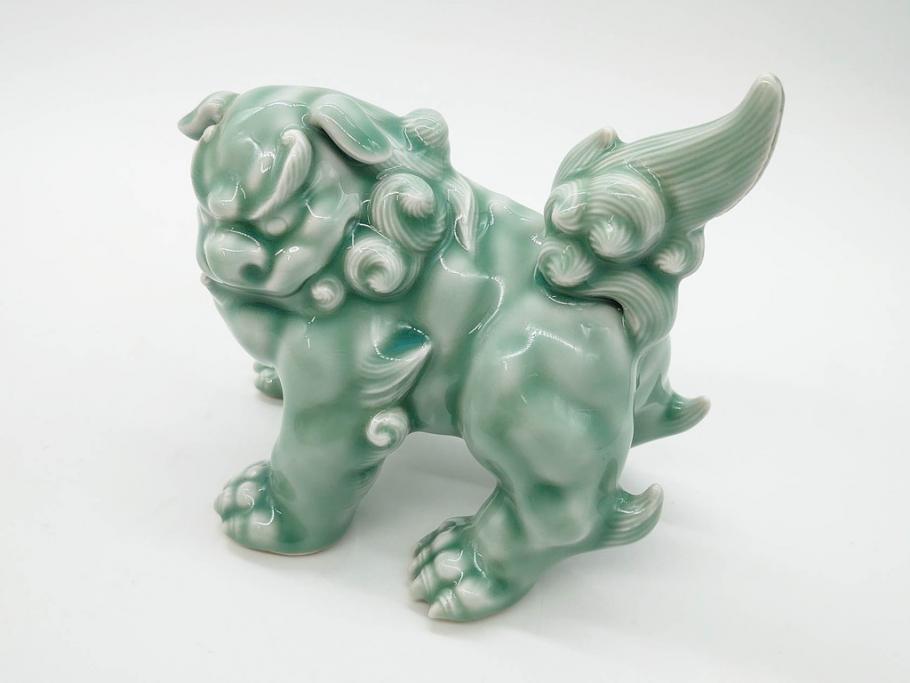 戦前　深川製磁　オールド深川　有田焼　青磁　獅子　高さ 約15cm　威風堂々とした置物(ライオン、オブジェ、置き物、インテリア、ディスプレイ、陶器、裏印)(R-080081)