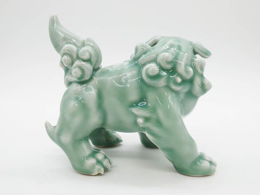戦前　深川製磁　オールド深川　有田焼　青磁　獅子　高さ 約15cm　威風堂々とした置物(ライオン、オブジェ、置き物、インテリア、ディスプレイ、陶器、裏印)(R-080081)