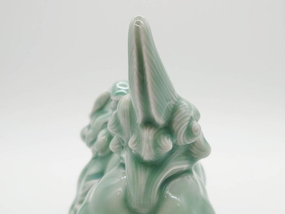 戦前　深川製磁　オールド深川　有田焼　青磁　獅子　高さ 約15cm　威風堂々とした置物(ライオン、オブジェ、置き物、インテリア、ディスプレイ、陶器、裏印)(R-080081)