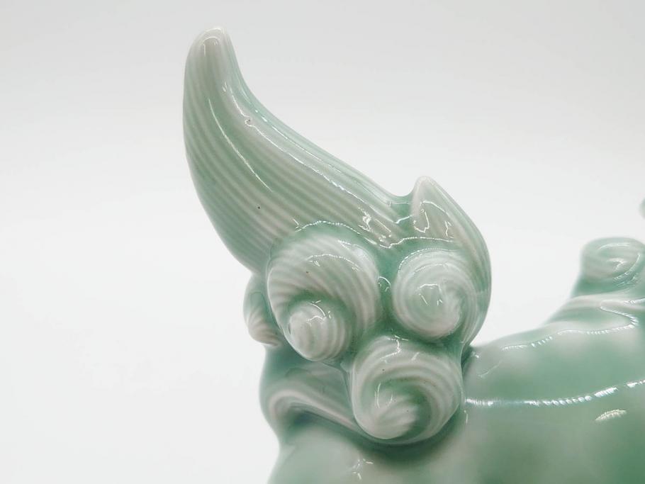 戦前　深川製磁　オールド深川　有田焼　青磁　獅子　高さ 約15cm　威風堂々とした置物(ライオン、オブジェ、置き物、インテリア、ディスプレイ、陶器、裏印)(R-080081)