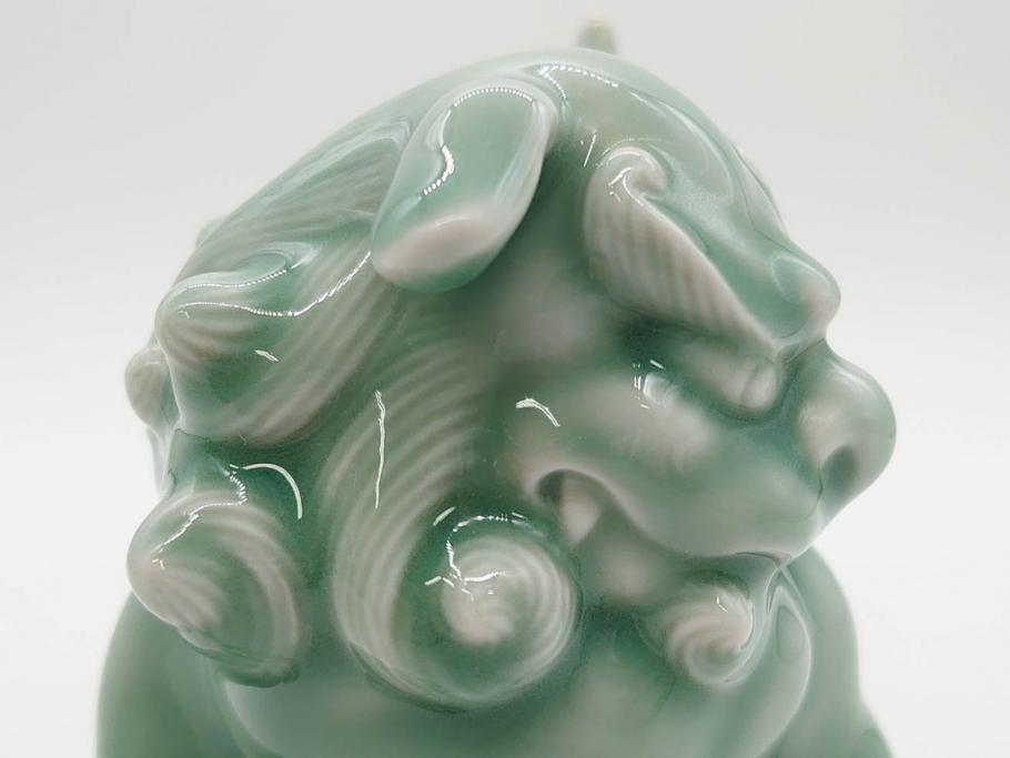 戦前　深川製磁　オールド深川　有田焼　青磁　獅子　高さ 約15cm　威風堂々とした置物(ライオン、オブジェ、置き物、インテリア、ディスプレイ、陶器、裏印)(R-080081)