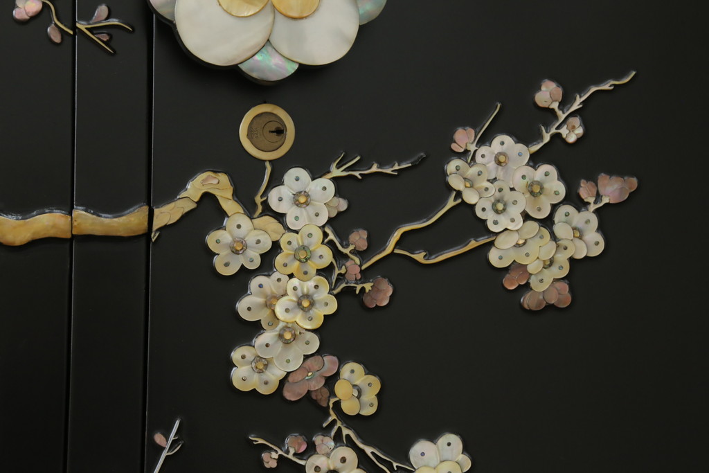 中古　美品　最高級品　組立て式　希少!豪華絢爛な装飾が存在感を放つ螺鈿細工のワードローブ(衣装タンス、収納棚、洋服タンス)(定価約500万円)(R-055928)