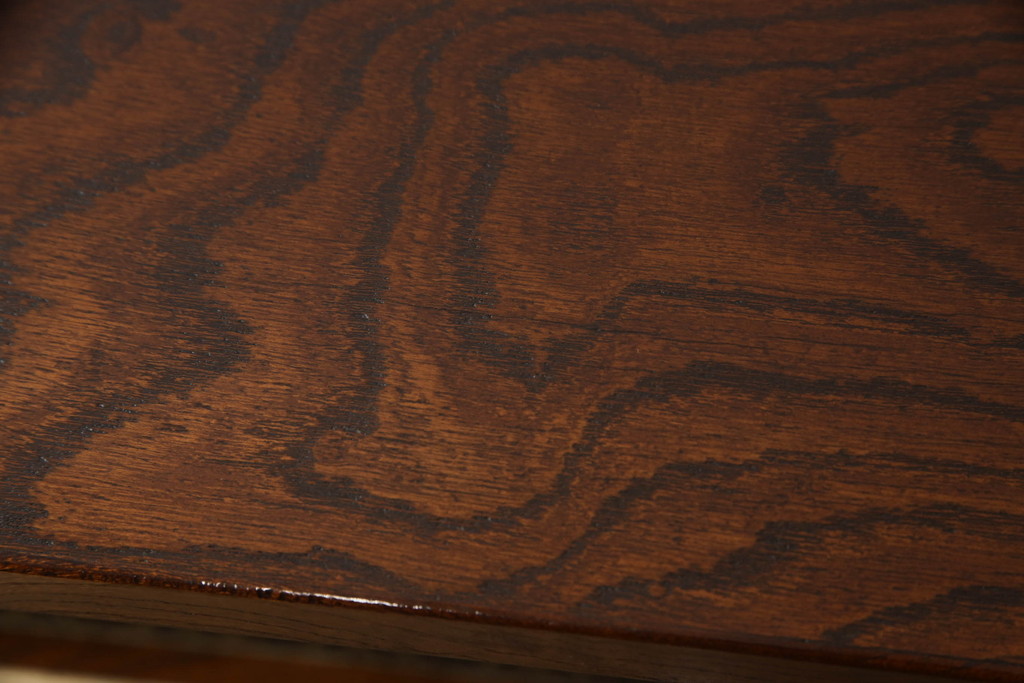 和製ビンテージ　国産　職人手造り品　三方欅(ケヤキ)材　漆塗り　品のある黒金具と和柄の引き戸が目を引く茶棚(飾り棚、違い棚、収納棚、戸棚、サイドボード、ヴィンテージ)(R-065941)