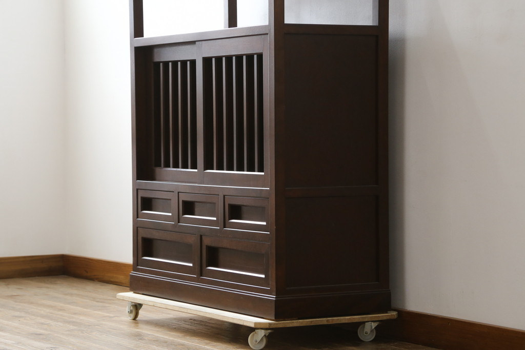 中古　美品　松本民芸家具　530型　和の雰囲気が魅力的な茶タンス(茶棚、飾り棚、戸棚、収納棚、サイドキャビネット)(定価約43万円)(R-079839)