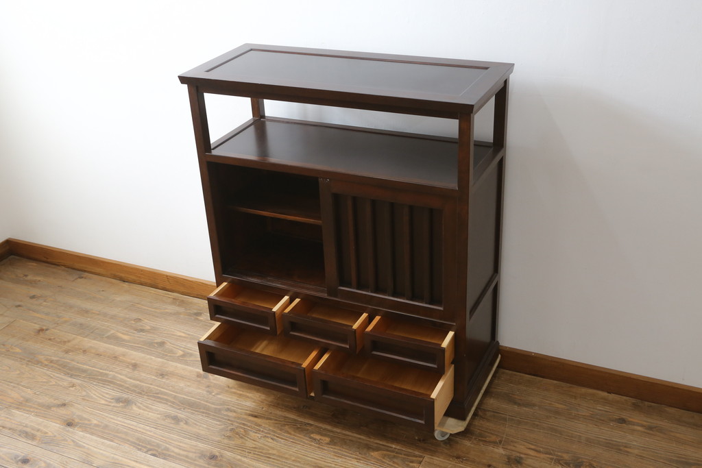 中古　美品　松本民芸家具　530型　和の雰囲気が魅力的な茶タンス(茶棚、飾り棚、戸棚、収納棚、サイドキャビネット)(定価約43万円)(R-079839)
