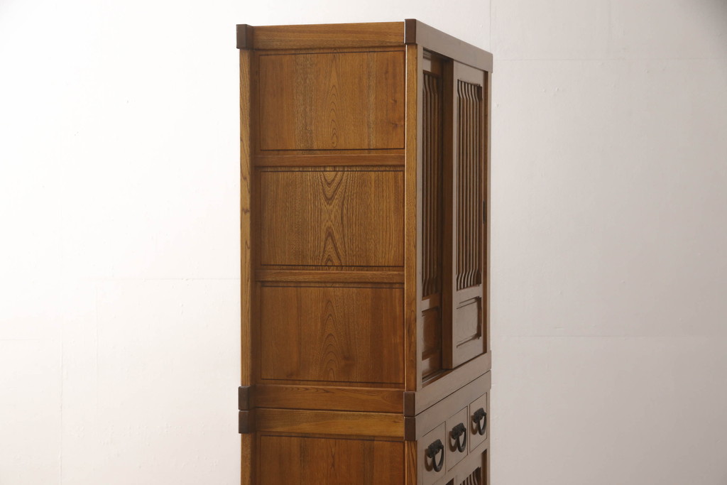 中古　民芸家具　超美品　展示品　ニレ材　品のある佇まいが美しい三尺水屋箪笥(収納棚、戸棚、食器棚、重ね戸棚、キャビネット)(R-061509)