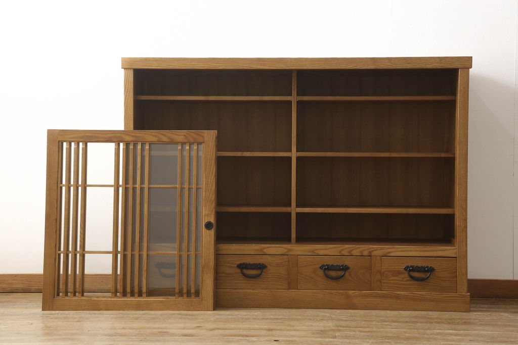 中古　美品　国産　手造り　タモ材　和モダンなお部屋に取り入れやすい水屋箪笥サイドボード(サイドキャビネット、食器棚、カップボード、戸棚、収納棚)(R-060545)