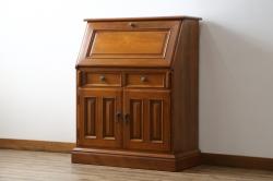 中古　横浜クラシック家具　ダニエル(Daniel)　スパニッシュシリーズ　S-301　艶のある木肌と品のある佇まいが美しいライティングビューロー(簿記机、ワークデスク、収納棚、戸棚、キャビネット、引き出し、在宅ワーク用、在宅用)(R-062262)