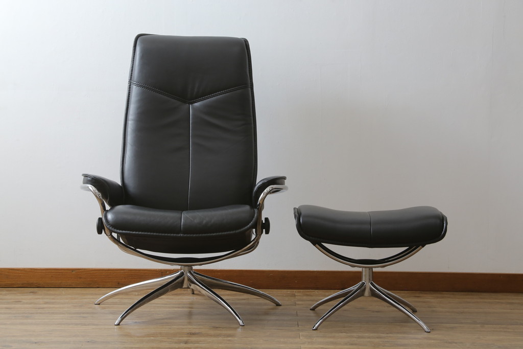 中古　美品　ノルウェー製　EKORNES(エコーネス)　City(シティ)　Mサイズ　オットマン付き!!スタイリッシュなデザインが魅力のストレスレスチェア(スターベース、1人掛けソファ、1Pソファ、アームチェア、リクライニングチェア、フットスツール、北欧、本革、レザーチェア)(定価約30万円)(R-066318)
