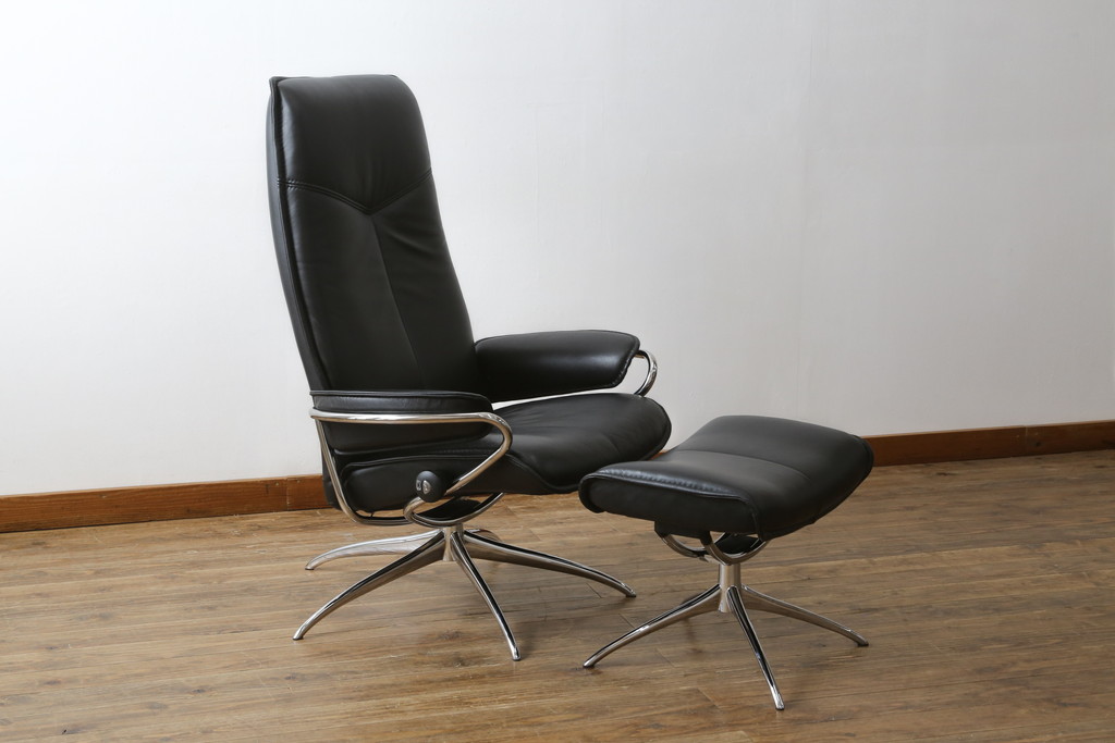 中古　美品　ノルウェー製　EKORNES(エコーネス)　City(シティ)　Mサイズ　オットマン付き!!スタイリッシュなデザインが魅力のストレスレスチェア(スターベース、1人掛けソファ、1Pソファ、アームチェア、リクライニングチェア、フットスツール、北欧、本革、レザーチェア)(定価約30万円)(R-066318)