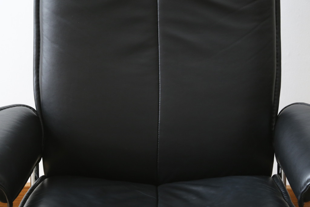 中古　美品　ノルウェー製　EKORNES(エコーネス)　City(シティ)　Mサイズ　オットマン付き!!スタイリッシュなデザインが魅力のストレスレスチェア(スターベース、1人掛けソファ、1Pソファ、アームチェア、リクライニングチェア、フットスツール、北欧、本革、レザーチェア)(定価約30万円)(R-066318)