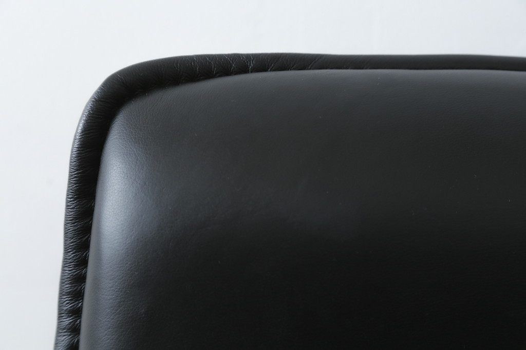 中古　美品　ノルウェー製　EKORNES(エコーネス)　City(シティ)　Mサイズ　オットマン付き!!スタイリッシュなデザインが魅力のストレスレスチェア(スターベース、1人掛けソファ、1Pソファ、アームチェア、リクライニングチェア、フットスツール、北欧、本革、レザーチェア)(定価約30万円)(R-066318)