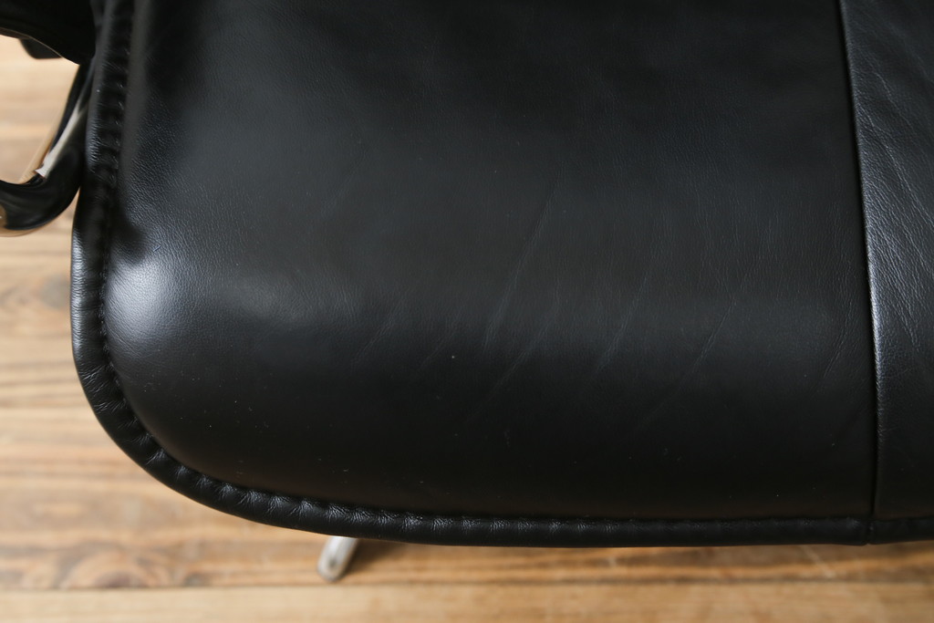 中古　美品　ノルウェー製　EKORNES(エコーネス)　City(シティ)　Mサイズ　オットマン付き!!スタイリッシュなデザインが魅力のストレスレスチェア(スターベース、1人掛けソファ、1Pソファ、アームチェア、リクライニングチェア、フットスツール、北欧、本革、レザーチェア)(定価約30万円)(R-066318)