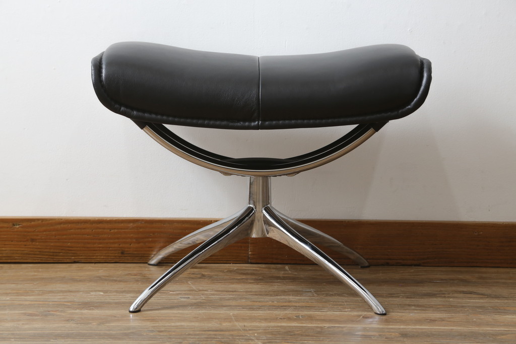 中古　美品　ノルウェー製　EKORNES(エコーネス)　City(シティ)　Mサイズ　オットマン付き!!スタイリッシュなデザインが魅力のストレスレスチェア(スターベース、1人掛けソファ、1Pソファ、アームチェア、リクライニングチェア、フットスツール、北欧、本革、レザーチェア)(定価約30万円)(R-066318)